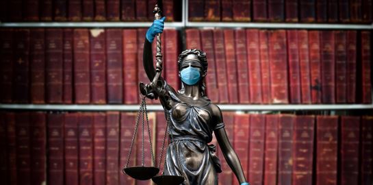 Ο εμφύλιος πόλεμος των δικαστών