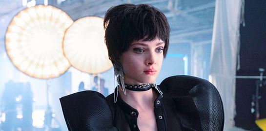 Elena Kampouris, η νέα Tokyo του Netflix έχει ελληνική καταγωγή