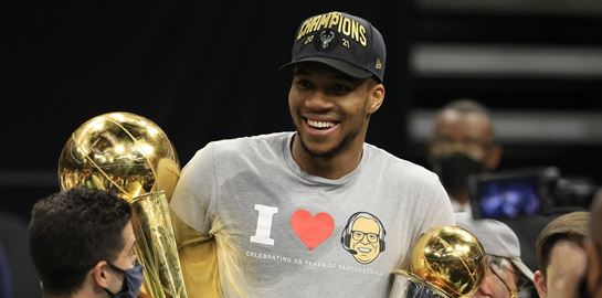 Το WhatsApp έφτιαξε ταινία μικρού μήκους για τον Γιάννη Αντετοκούνμπο