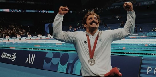 Ο Αντώνης Τσαπατάκης κέρδισε αργυρό μετάλλιο και μας υπενθυμίζει να ζούμε