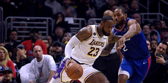 Οι Clippers μόλις αγόρασαν την ιστορική έδρα των Lakers