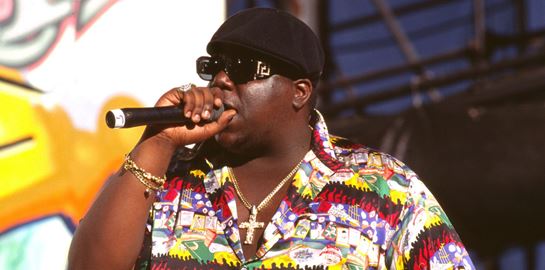 5 στυλ γυαλιών ηλίου που είναι φέτος μόδα