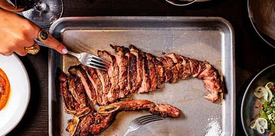 OX: H παραδοσιακή ψησταριά συναντά τη high end κρεατοφαγία