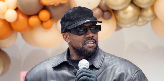 Σε άλλα νέα, ο Kanye West θα μετατρέψει όλα του τα σπίτια σε εκκλησίες