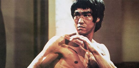 Κι αν ο Bruce Lee πέθανε από υπερκατανάλωση νερού;