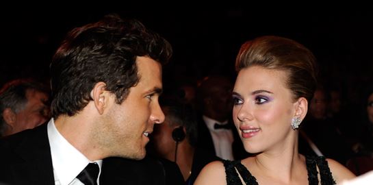 Τι θυμάται η Scarlett Johansson από τον γάμο της με τον Ryan Reynolds