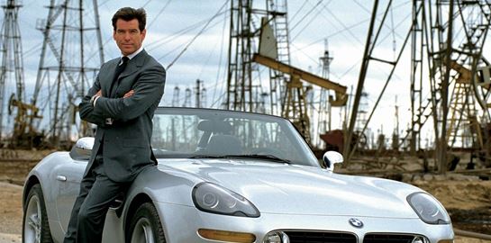 Το γκαράζ του Pierce Brosnan θυμίζει εκείνο του 007