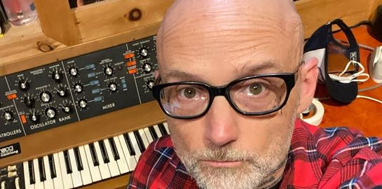Ο Moby δε βλέπει πια τη μουσική ως επάγγελμα