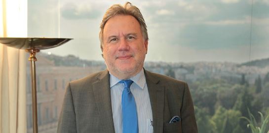 Γιατί αντιδρούν οι επαγγελματίες στο σενάριο του Κατρούγκαλου για τις εισφορές