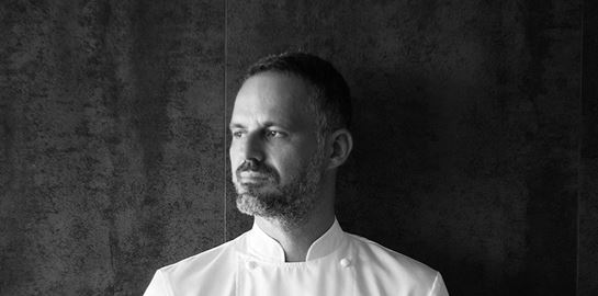 Για fine θαλασσινή κουζίνα στο Atelier Papaioannou και τη Στοά Σπυρομήλιου