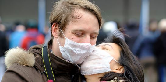 Η πανδημία δεν σκοτώνει τον γάμο