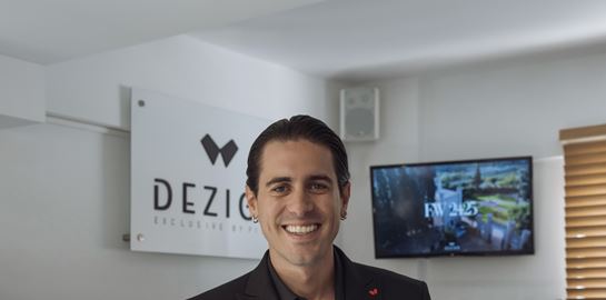 Για τον Αλέξανδρο Φίλη, μόδα είναι η αυθεντικότητα και ο πειραματισμός