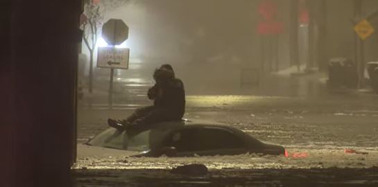 Εικόνες κινηματογραφικής καταστροφής στο Ντιτρόιτ-Πλημμύρισαν δρόμοι και μετά πάγωσαν