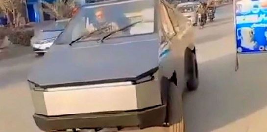 Αυτό είναι το Cybertruck του Πακιστάν-Πώς συγκρίνεται με το γνήσιο Tesla