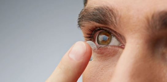 Επιστήμονες δημιούργησαν φακούς επαφής, που μπορούν να &quot;δουν&quot; αόρατα πράγματα