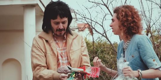 TOTE VS ΤΩΡΑ: Η νέα σειρά Τσουβέλα-Χαραλαμπούδη έχει trailer