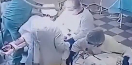 Το συγκλονιστικό video με Ρώσους χειρουργούς τη στιγμή του σεισμού 8,8 Ρίχτερ