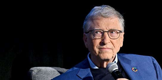 Τρία επαγγέλματα που θα γλιτώσουν από την επέλαση της τεχνητής νοημοσύνης, σύμφωνα με τον Bill Gates