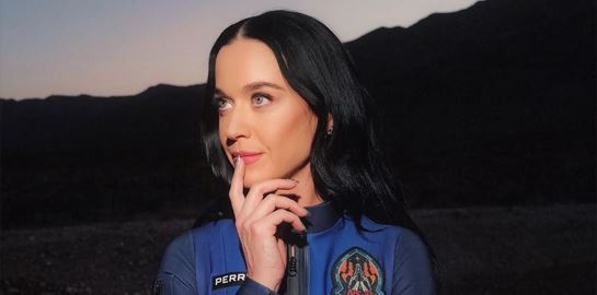 H Katy Perry πάει στο διάστημα (βίντεο)
