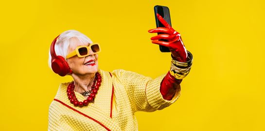 Γιαγιά που έχει δημιουργηθεί από AI είναι το καλύτερο όπλο απέναντι σε απατεώνες