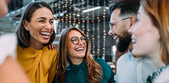 H εφαρμογή που θέλει να σε κάνει να γνωρίσεις ανθρώπους και να αφήσεις το κινητό