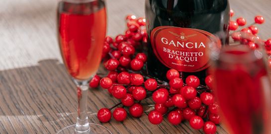 Mία γλυκιά νότα για τις γιορτές με το Gancia Brachetto D’Acqui