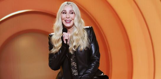 Η Cher ανακοίνωσε ως νικητή στα Grammy's έναν καλλιτέχνη που έχει πεθάνει απ' το 2005