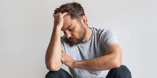 Περίπου 100 άνθρωποι πεθαίνουν την ώρα εξαιτίας της μοναξιάς