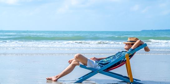 Γιατί σχεδόν δεν έχει νόημα να πηγαίνεις διακοπές (ιδίως αν είσαι Έλληνας)