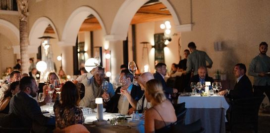 Η Selene Vedema 2025, η μεγαλύτερη &quot;γιορτή&quot; του σαντορινιού αμπελώνα, επιστρέφει στις 26 και 27 Σεπτεμβρίου