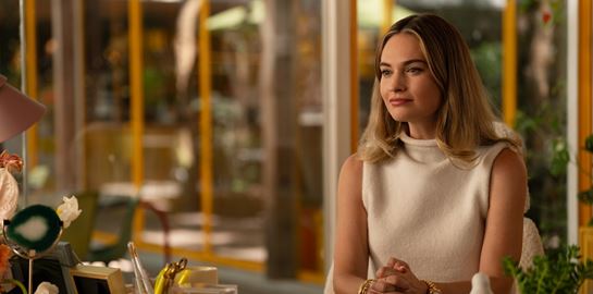 Στο Swiped η Lily James είναι ο θηλυκός Zuckerberg (βίντεο)