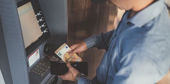 Τι απάτη είναι πάλι αυτό το Shimming και πώς δε θα σου αδειάσει τον τραπεζικό σου λογαριασμό