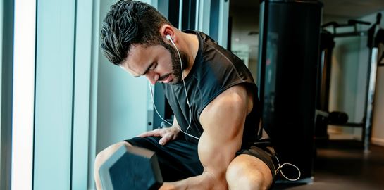 15λεπτο πρόγραμμα με αλτήρες για μυικό όγκο