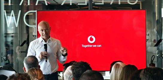 H Vodafone ετοιμάζεται να φέρει οπτικές ίνες σε 850.000 σπίτια και επιχειρήσεις μέχρι το 2028