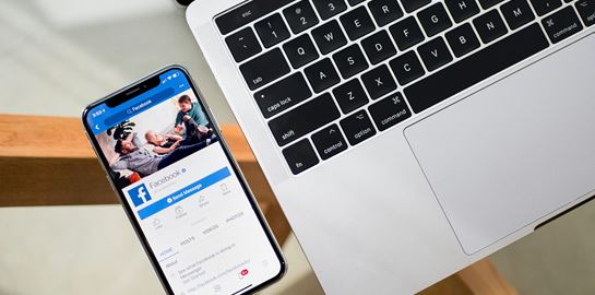 Ο πιο απλός τρόπος να δεις αν κάποιος παρακολουθεί το λογαριασμό σου στο Facebook