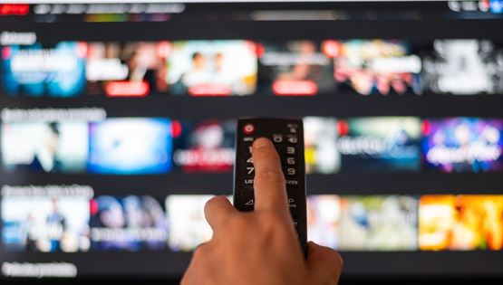 Πώς μας επηρεάζει η εξαγορά της Warner Bros. από το Netflix