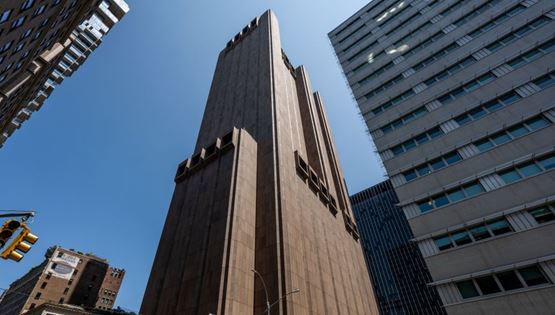 Ένας μυστηριώδης ουρανοξύστης στη Νέα Υόρκη δεν έχει παράθυρα