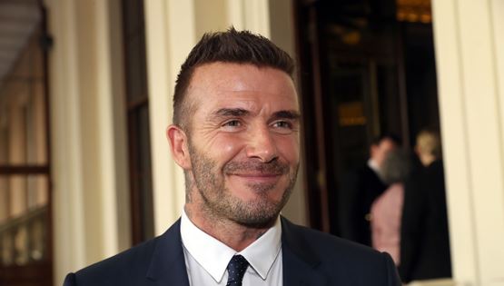 Ο David Beckham φορά κοστούμι και παραδίδει μαθήματα διαχρονικού στυλ