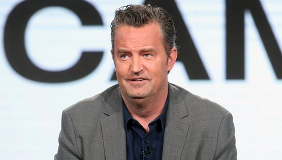 Καμία έκπληξη, το βιβλίο του Matthew Perry ξεπουλάει
