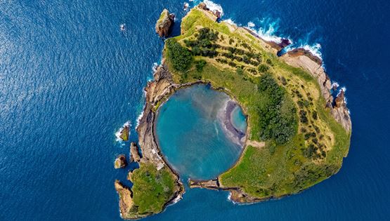 Το πιο όμορφο νησί στην Ευρώπη έχει τη δική του φυσική πισίνα