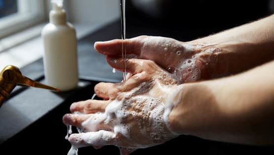 Η χρονική διάρκεια μεταδοτικότητας του SARS-CoV-2