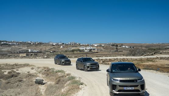 Όταν η Range Rover κατέκτησε τη Μύκονο
