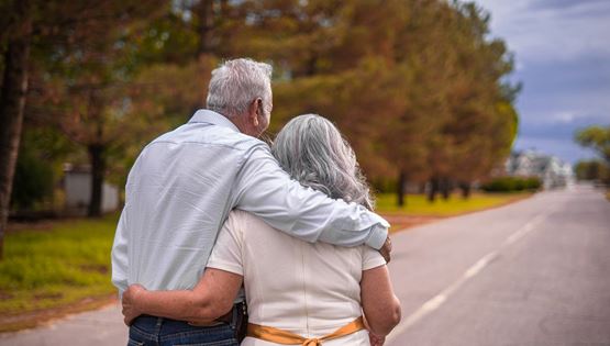 Μήπως το να γερνάς είναι μεταδοτικό-Η ενδιαφέρουσα ανακάλυψη των επιστημόνων