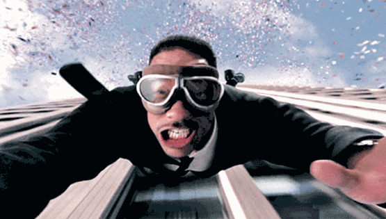 Ο Will Smith για να γιορτάσει τα 50 του χρόνια πήδηξε από ελικόπτερο