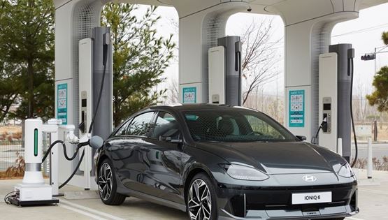 Προσεχώς τα Hyundai θα τα φορτίζονται από ρομπότ