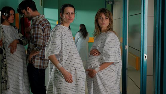Πρώτη ματιά στο Madres Paralelas, τη νέα ταινία του Pedro Almodóvar