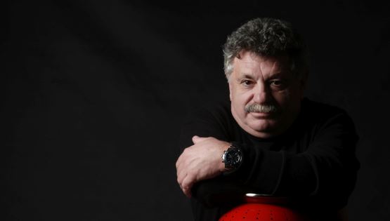 Ο Λευτέρης Λαζάρου έχει να σου πει δυο - τρεις νόστιμες σοφίες