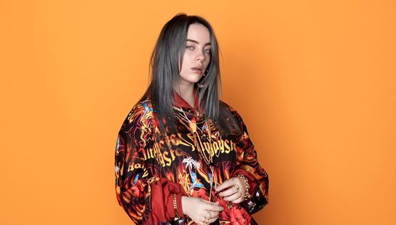 H Billie Eilish λεέι ότι θα έπρεπε να έχει διδακτορικό στον αυνανισμό