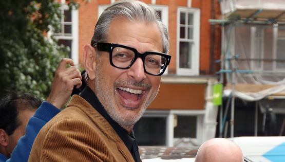 Ο Jeff Goldblum μόλις κατέρριψε έναν από τους πιο παλιούς μύθους του αντρικού στυλ