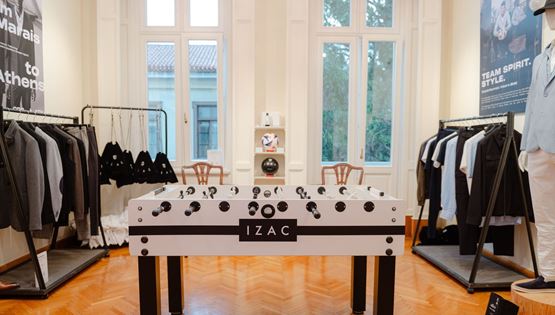 Η γαλλική φινέτσα της IZAC "έντυσε" το Esquire TownHouse